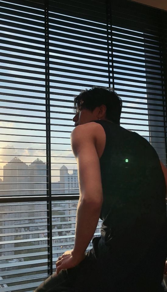 调皮小葵 蔡徐坤跑男泥潭图片