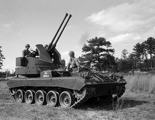 m19型双联装40毫米自行高炮.