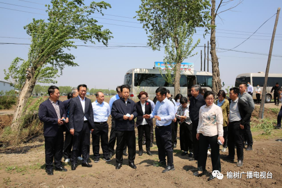 委员李春生,全国人大农委法案室副主任王观芳组成的全国人大调研组,来