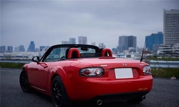 情趣小跑儿,马自达mx-5车型演绎!