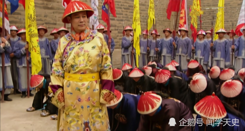 雍正王朝:康熙皇帝南巡,太子胤礽跪拜时突然帽子掉了