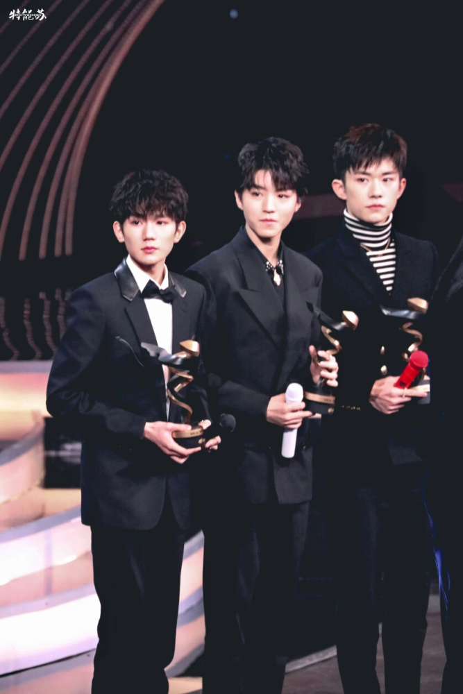 tf三代师弟有多怕tfboys?见到师兄紧张到下跪,张峻豪直接喊爷爷