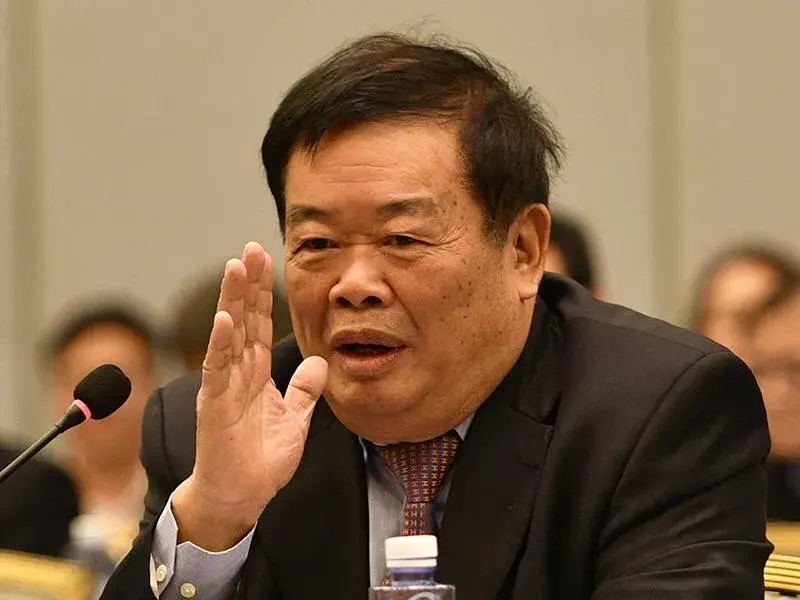 玻璃大王曹德旺曾为了一位红颜知己要离婚,妻子一句话
