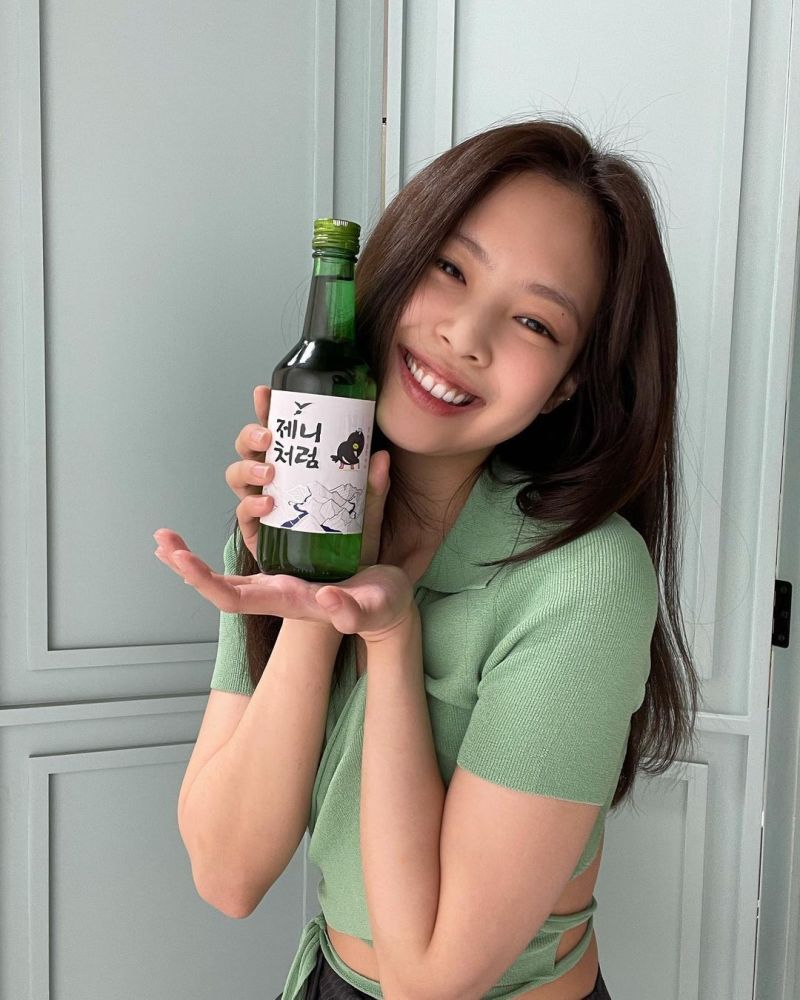 blackpinkjennieins更新妮妮请你喝烧酒啦