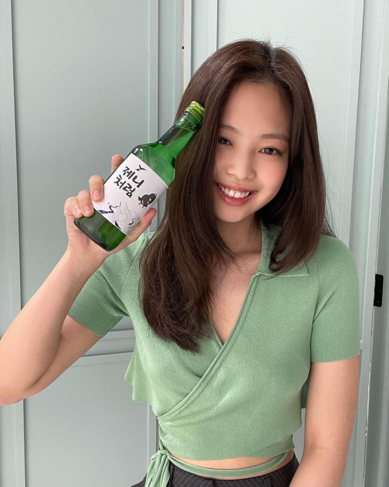 blackpinkjennieins更新妮妮请你喝烧酒啦