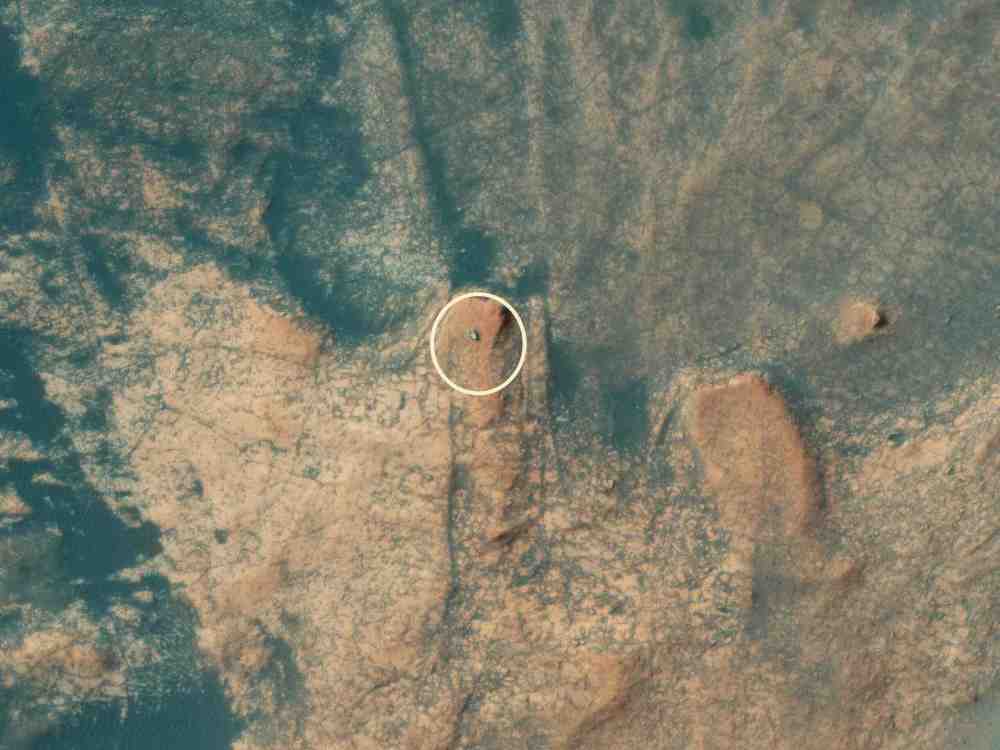 nasa轨道探测器拍下了远处"好奇"号火星车的惊人图像