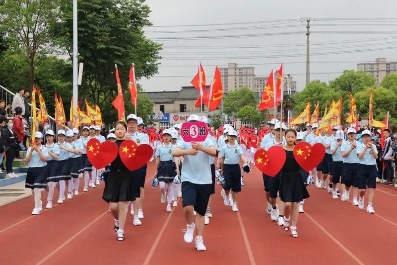 围观运动会入场还能这么玩这次又是别人家的学校