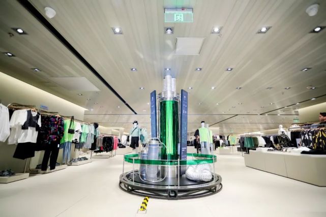 特辑｜快奢时尚的新定位，如何帮助 UR 实现国际化目标？_腾讯新闻