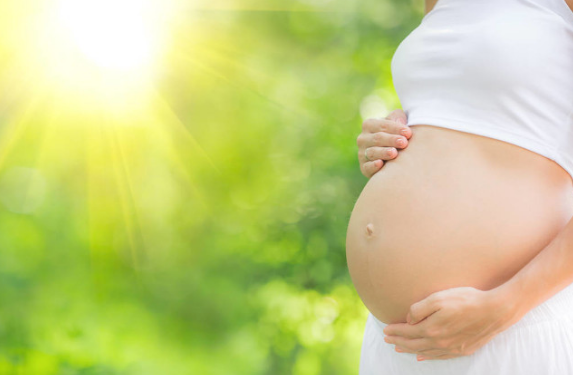 梦境解析，关于梦见自己怀孕即将临产，却未感痛苦且遇见孩子的深层含义