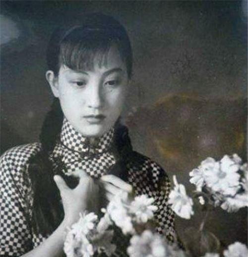 民国女星旧照:颜值惊艳,黑白照都难掩丽质,网友:秒杀现代明星