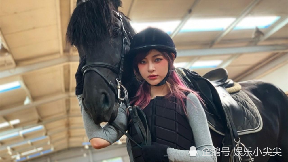 那不知道你们有看过痞幼的视频吗?她的家庭背景会是编造的吗?