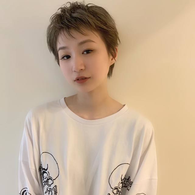短发三个月能齐肩吗?不可能,但可通过这四款发型度过