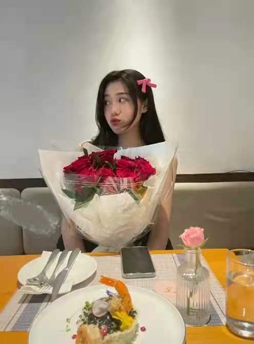 徐杰的幸福假期 与女友浪漫度假 出席活动人气旺 再次被杜锋提拔太