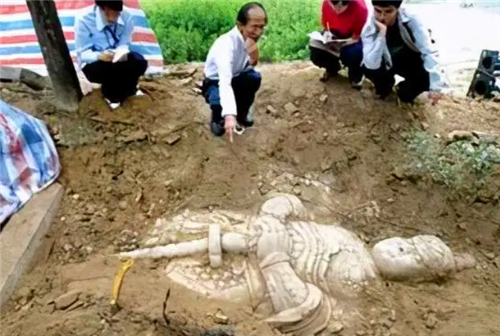 北京发现魏忠贤墓墓中出土件特殊随葬品暴露出他的真实野心