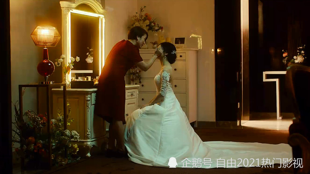 黑礼服白婚纱_黑礼服白婚纱情侣头像(2)