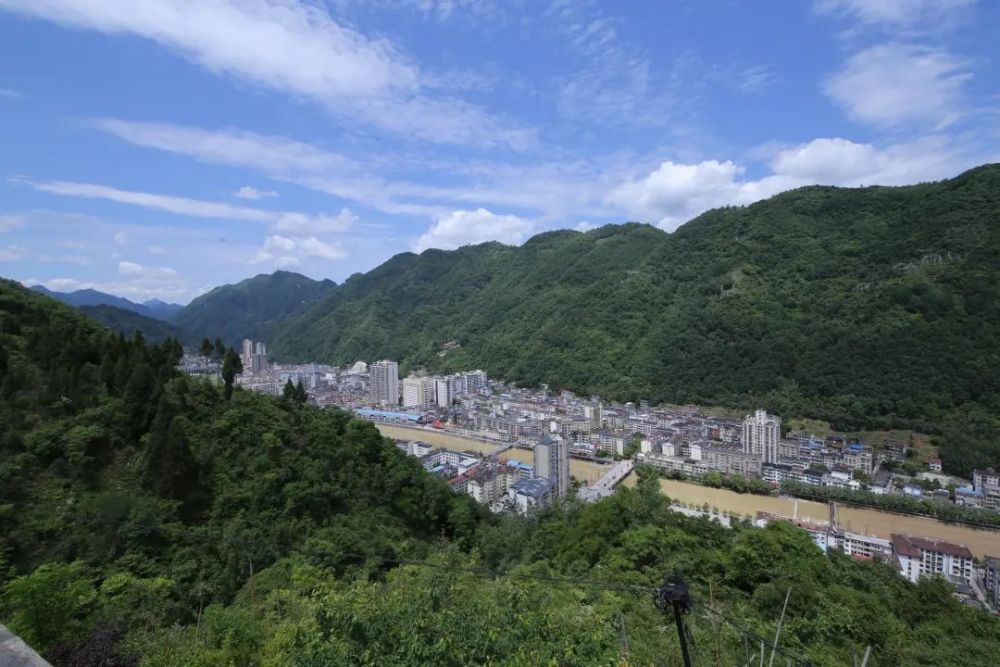 镇巴:原汁原味原生态 山美水美人朴实