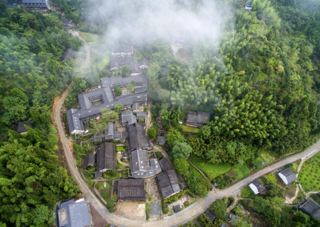 红色信仰黄岩宁溪乡村振兴下的乌岩头村从空心村到网红村