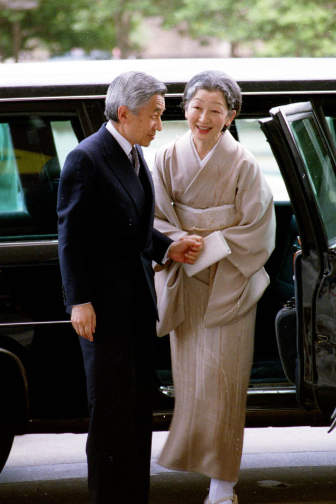 活着身不由己死了才能从心所欲美智子皇后坦言与天皇没有爱情