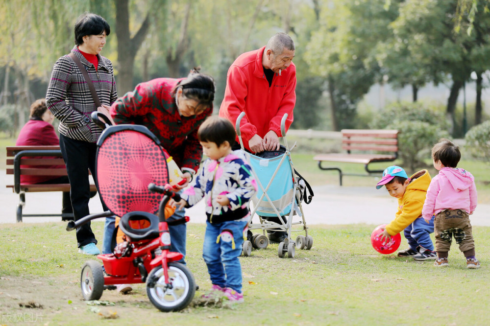 外孙亲还是孙子亲老人的一席话很现实