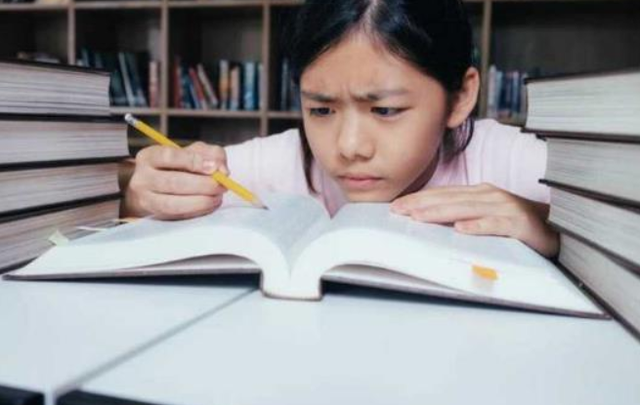 学生成绩退步的三个信号注意这些表现家长要注意