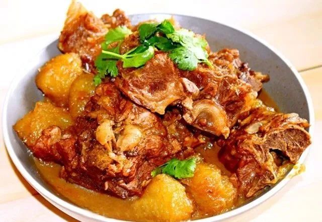 土豆烧排骨10种好吃的做法让肉香更浓郁土豆软糯不烂