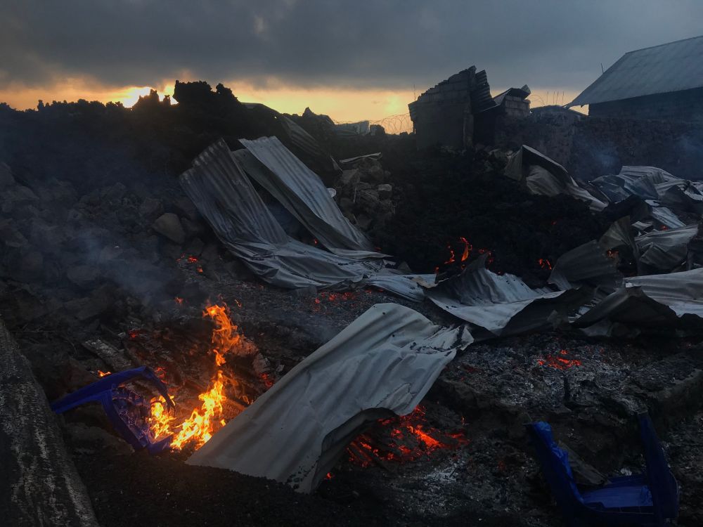 (外代一线)刚果(金)东北部尼拉贡戈火山喷发