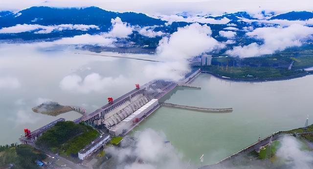 人们根据什么原理修建了三峡大坝_三峡大坝修建过程(2)