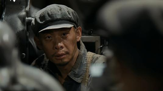 《悬崖之上》破10亿后,张艺谋又将带来一部狠片,张译
