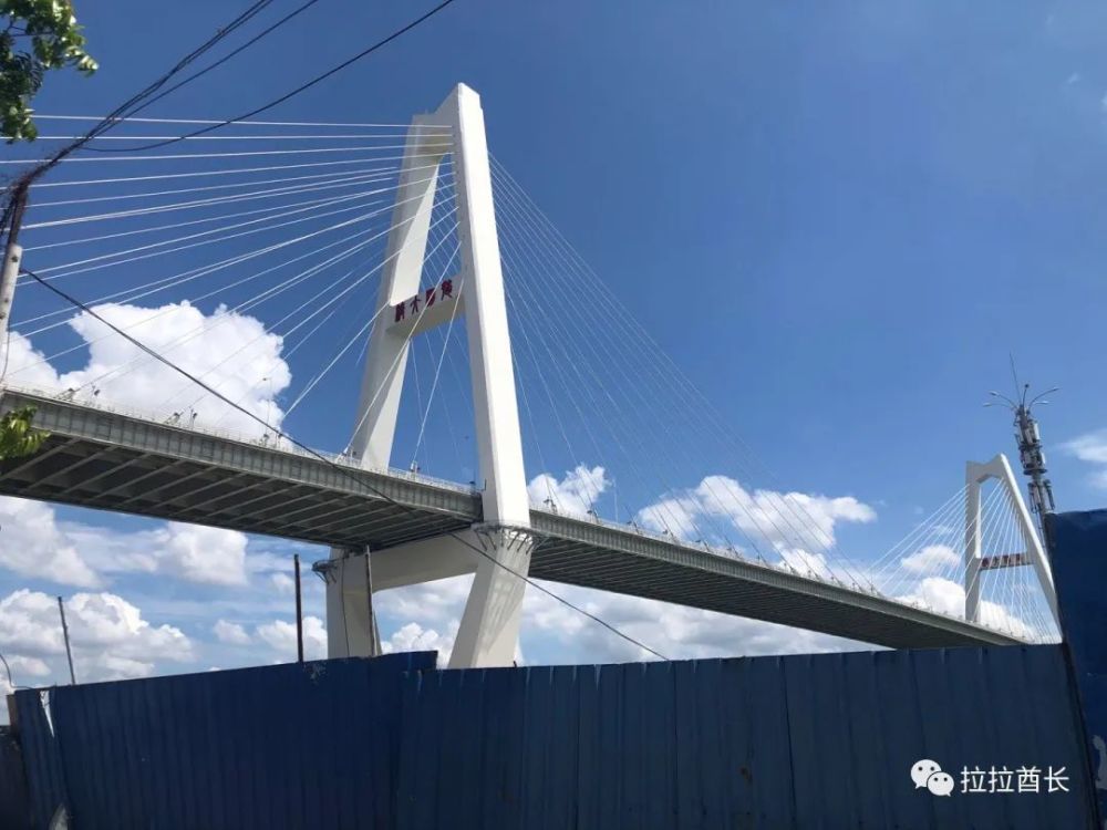 这么的一条揭阳大桥位于榕城前往渔湖的路上,横跨榕江南河将榕东与
