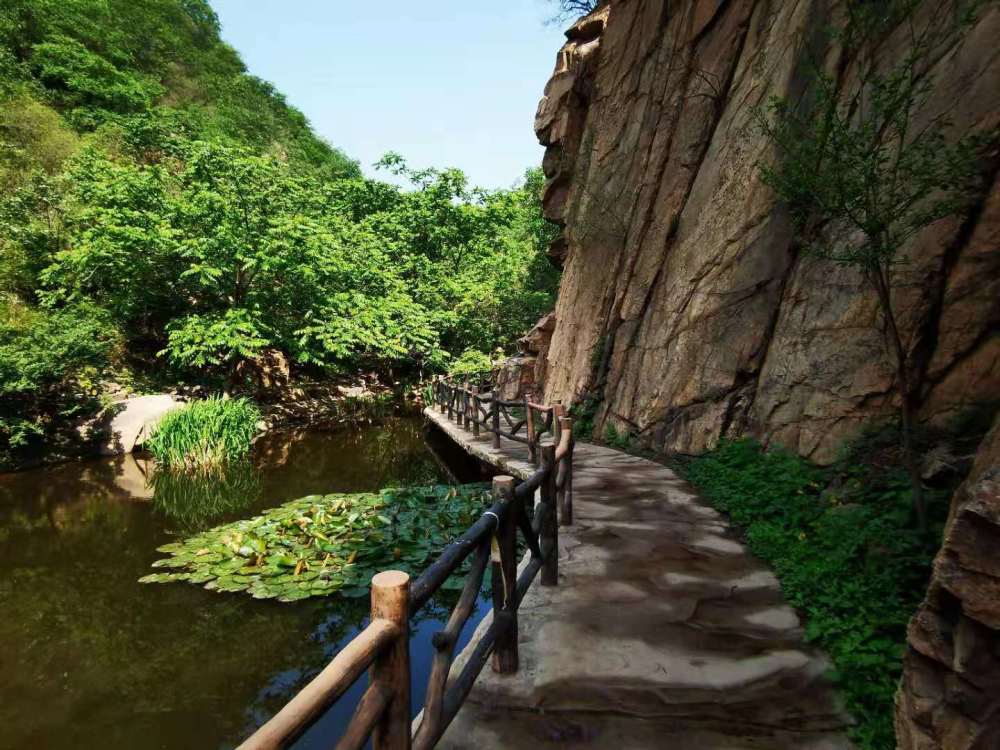 北京神泉峡探幽,清净峡谷访驼铃古道,10公里徒步感受山间野趣
