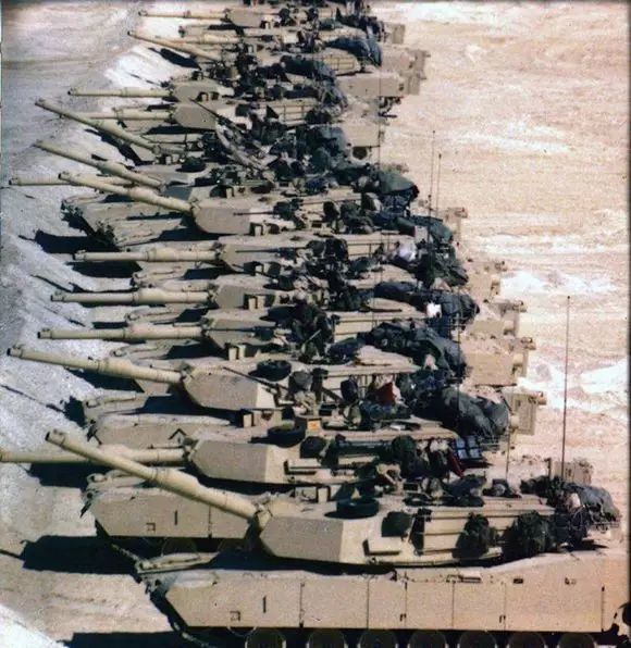 一组海湾战争老照片,彻底打断伊拉克的脊梁!