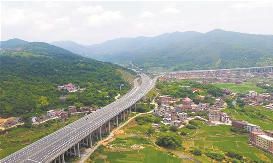 沿着高速看泉州之山区篇 穿山越岭铺就"致富路"