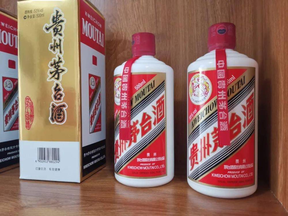 茅台酒上绑一根红飘带,作用不是一般的大,如果只觉得好看就错了