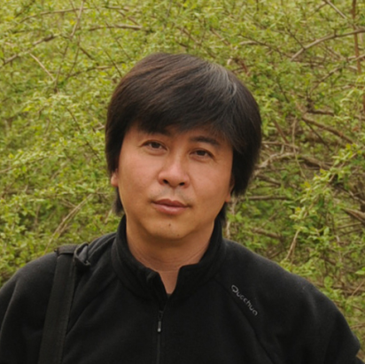 山东艺术学院设计学院视觉传达系主任,教授 硕士研究生导师,国际商业
