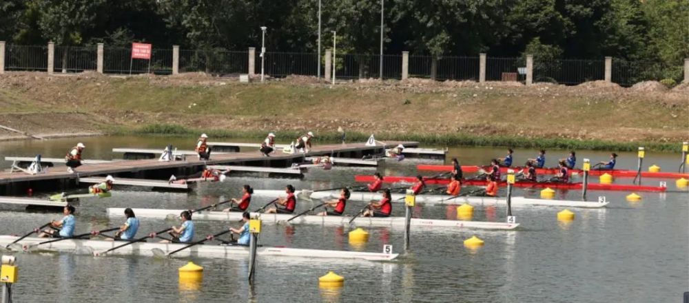成都" 2021年四川省青少年赛艇锦标赛 在四川省水上运动学校鸣枪开赛