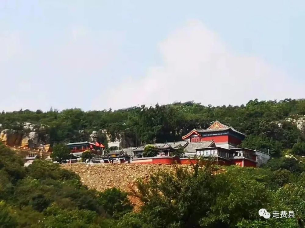 走进费县巨龙山景区