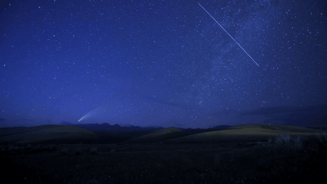 触手可得 带着家人 带着朋友 在伊犁的夜空下 一起数星星 来源:伊宁市