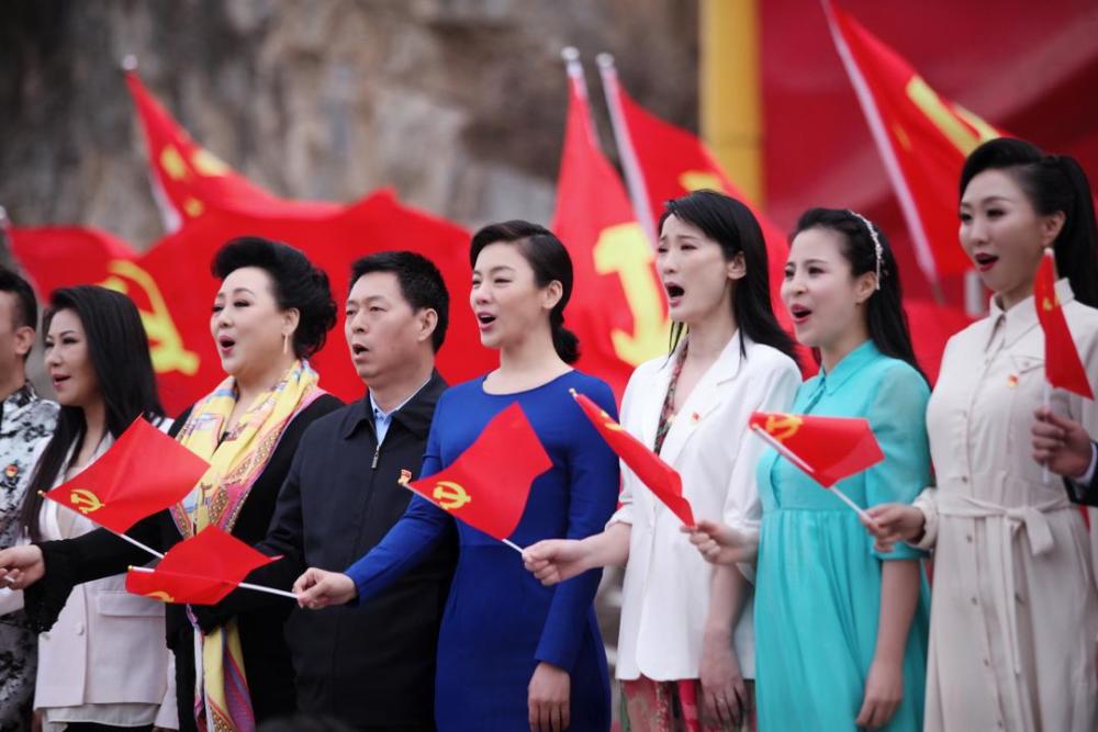 全总文工团推出《唱支心歌给党听》mv获网友点赞