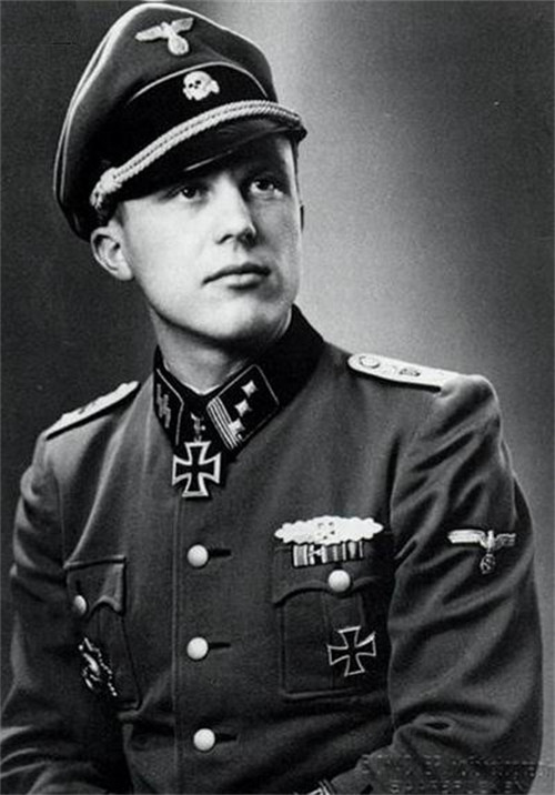 二战德军军服是谁设计的?帅气的纳粹军服背后,是罄竹难书的罪恶