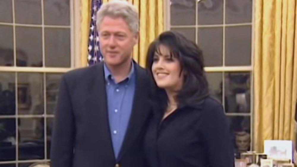 莫妮卡·莱温斯基玩笑说起与比尔·克林顿情事,获赞当天最棒笑话