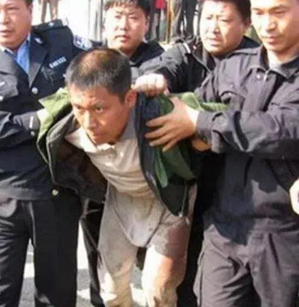 吉林通化特大杀人案回顾:"老实人"变悍匪,因被欺负几