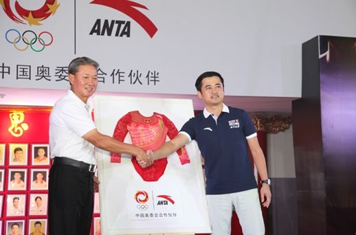 作为国内知名运动品牌,虽然安踏与李宁的国产一哥之争始终非常激烈