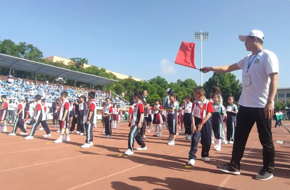 天水市伏羲路逸夫小学举行春季运动会