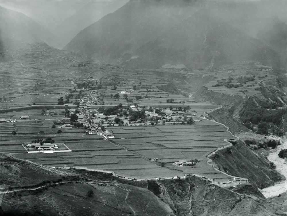 △中华民国二年(1913年)清溪县正税执据 信息来源:《汉源百年》画册