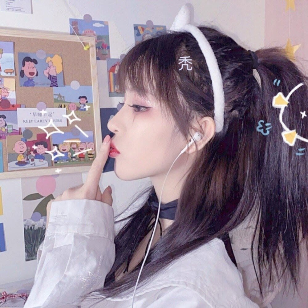 女生头像:汽水降低的温度是夏日的奇遇