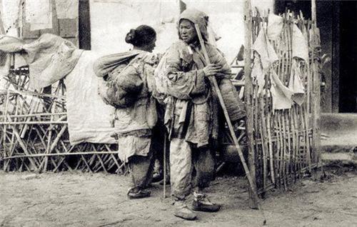 古代穷人被冻死街头,为什么不挖地窖来保暖?
