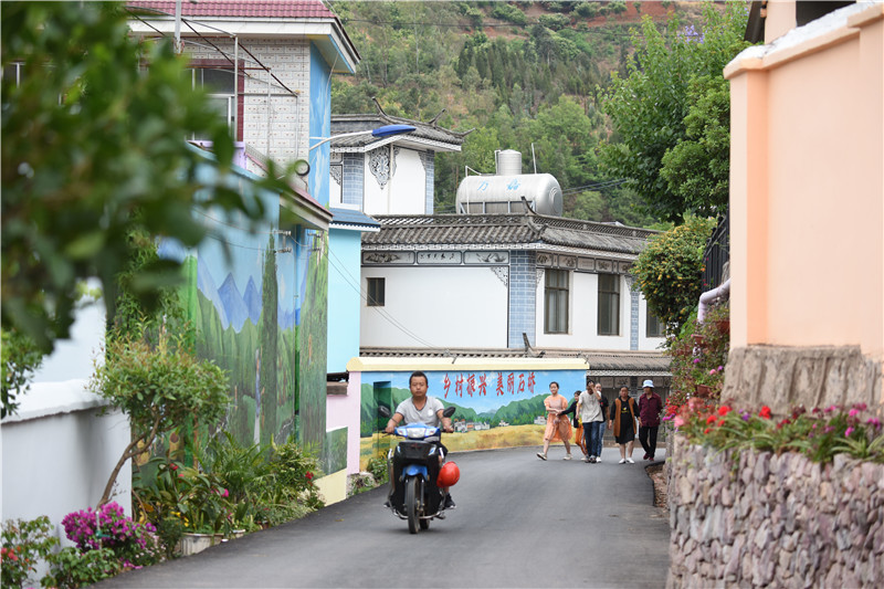 富民永定街道石桥村的致富路径