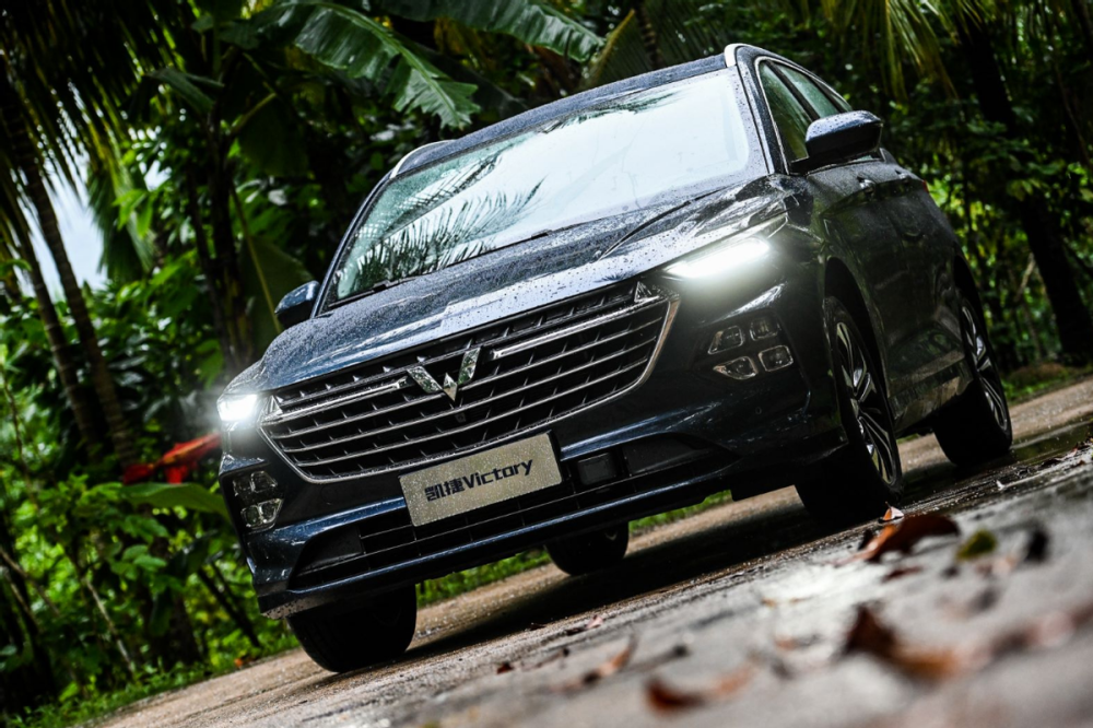五菱首款银标suv,配1.5t或不到10万,能成为下一个"爆款"吗?