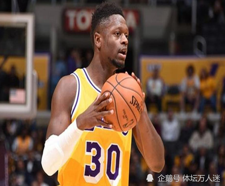 纽约尼克斯队的朱利叶斯·兰德尔赢得了nba进步最快球员奖