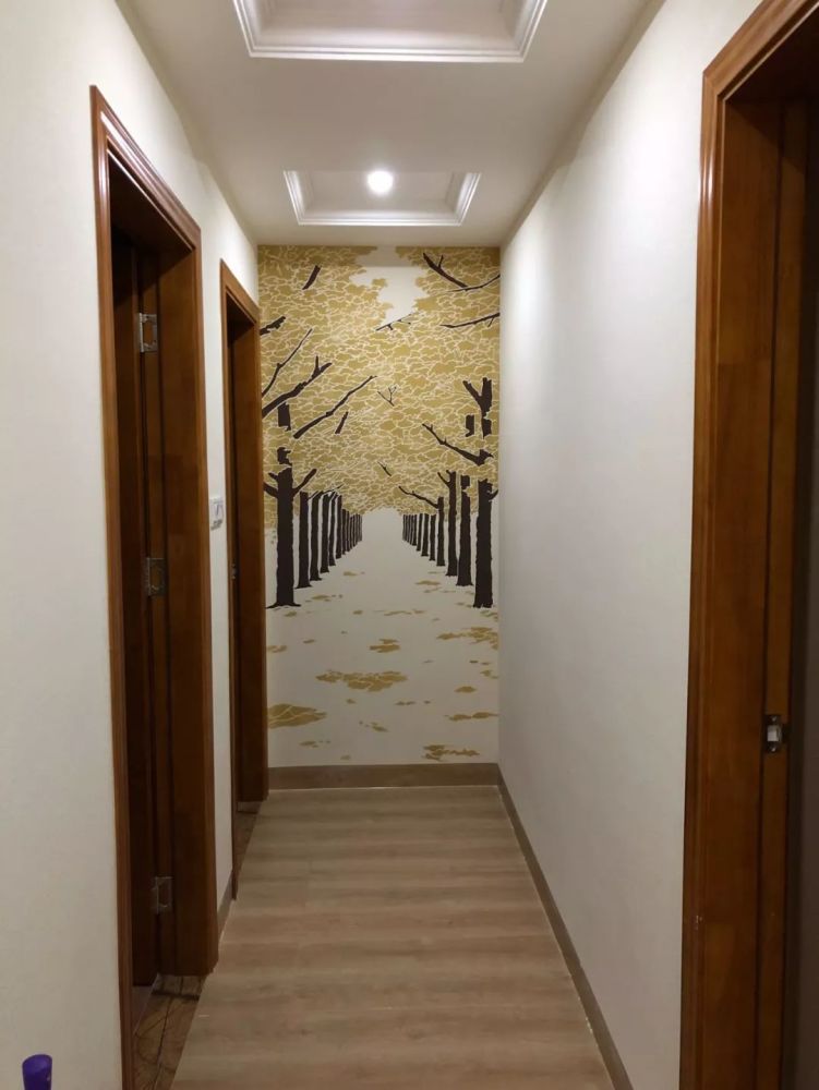 深圳装修丨走廊尽头这面墙除了挂画原来还能这么装实用又美观